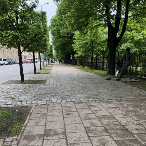 Тротуар в европейском городке гранит+вибропресс
